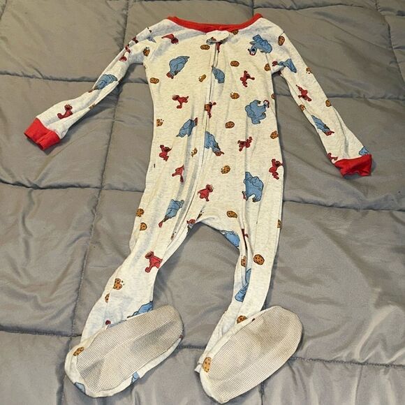 3t snug fit Elmo and Cookie Monster footed pajamas - Picture 1 of 2